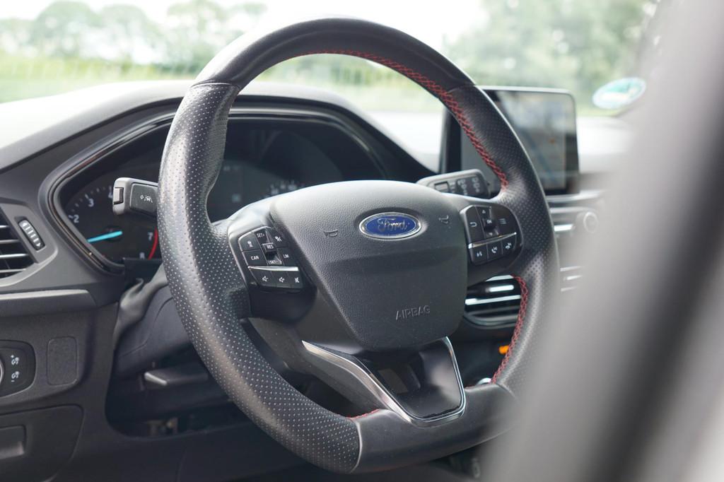 Ford Focus Wagon 1.0 125PK ST Line Business - Moondust Silve, Auto's, Gebruikt, Euro 6, 1283 kg, 23 km/l