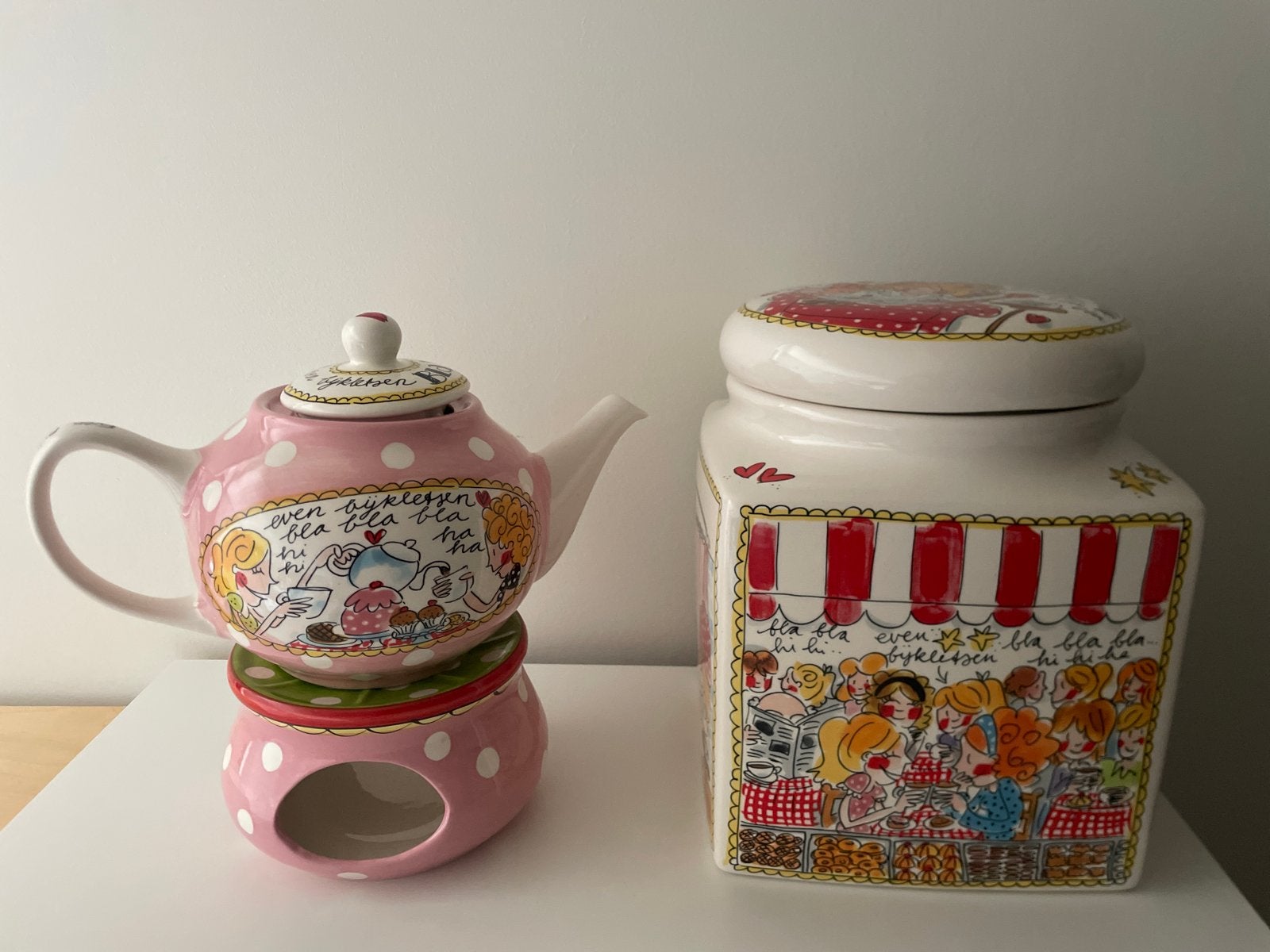 Blond Amsterdam theepot met theelicht en koektrommel, Nieuw, Ophalen of Verzenden, Steen/keramiek, Meerkleurig