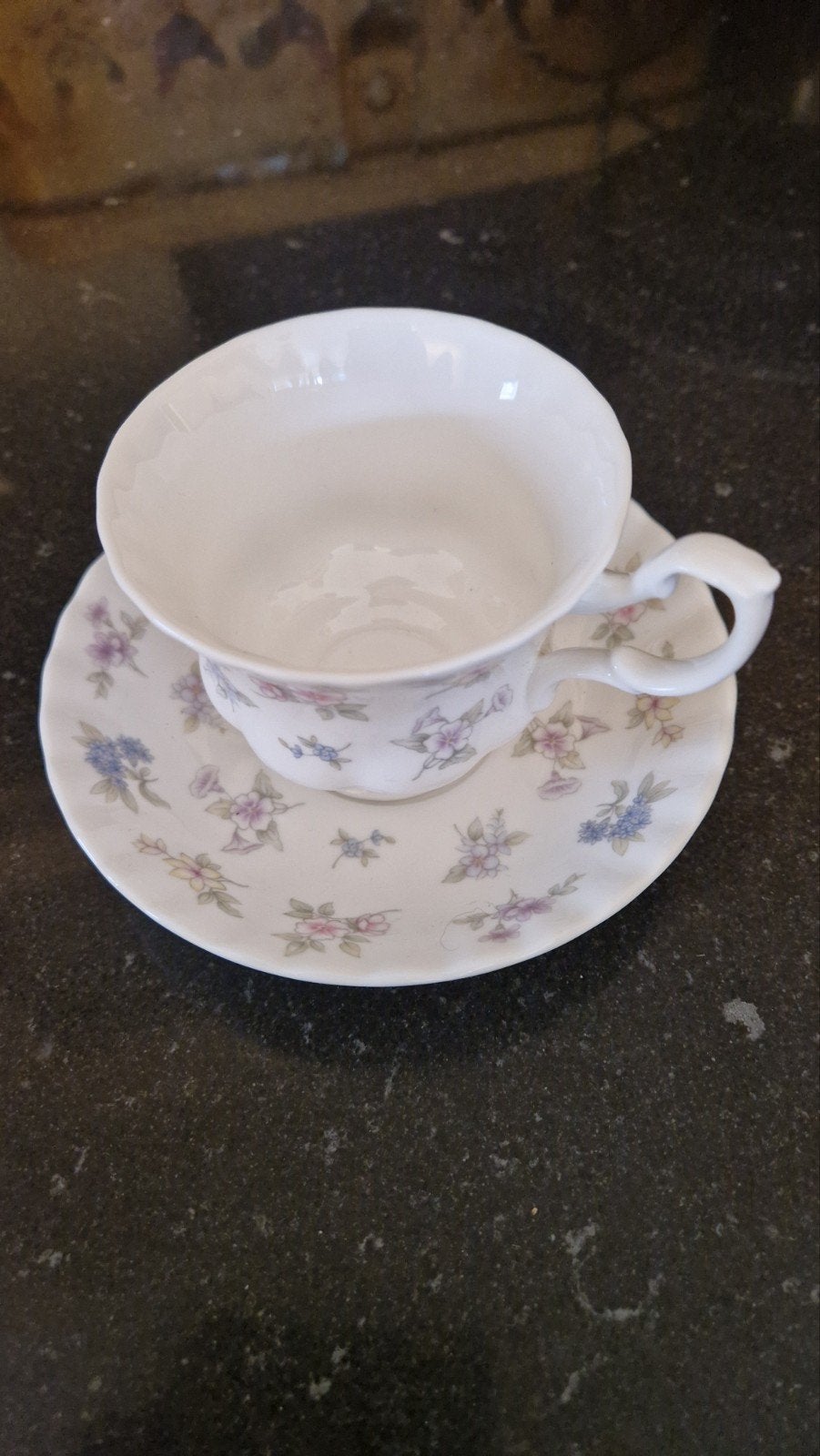 Royal Albert kop en schotel, Verzamelen, Porselein, Kristal en Bestek, Ophalen of Verzenden, Zo goed als nieuw, Porselein, Kop en/of schotel