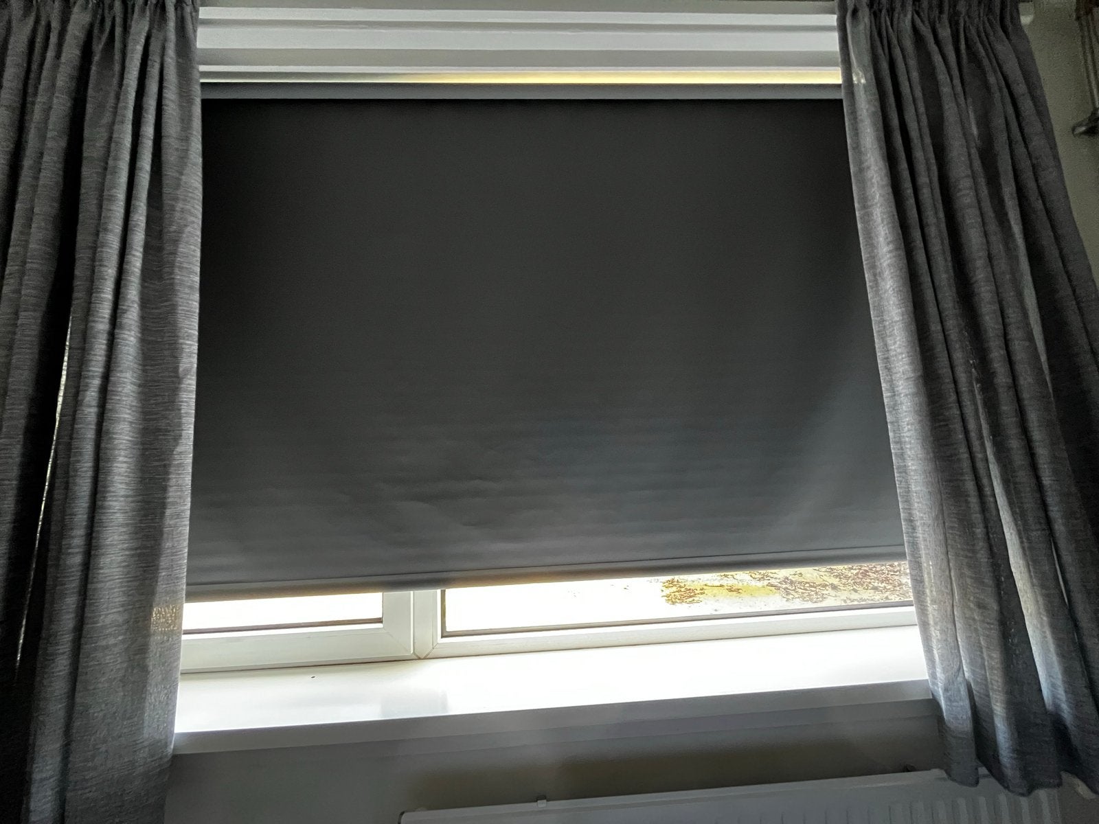 Verduisterend rolgordijn antraciet 210x190cm, Huis en Inrichting, Ophalen, 200 cm of meer, 150 tot 200 cm, Zo goed als nieuw