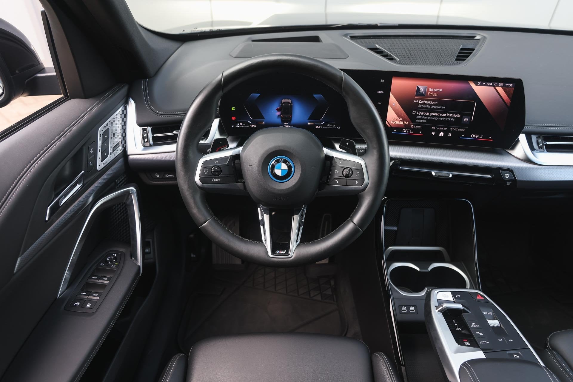 BMW X1 xDrive30e M Sport Automaat / Panoramadak / Sportstoel, Auto's, BMW, Zwart, Leder, Bedrijf, Hybride Elektrisch/Benzine
