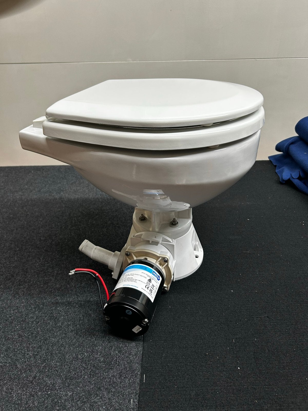 Jabsco Quiet Flush E2 Compact Elektrisch Toilet 12V, Ophalen of Verzenden, Nieuw, Kombuis en Sanitair