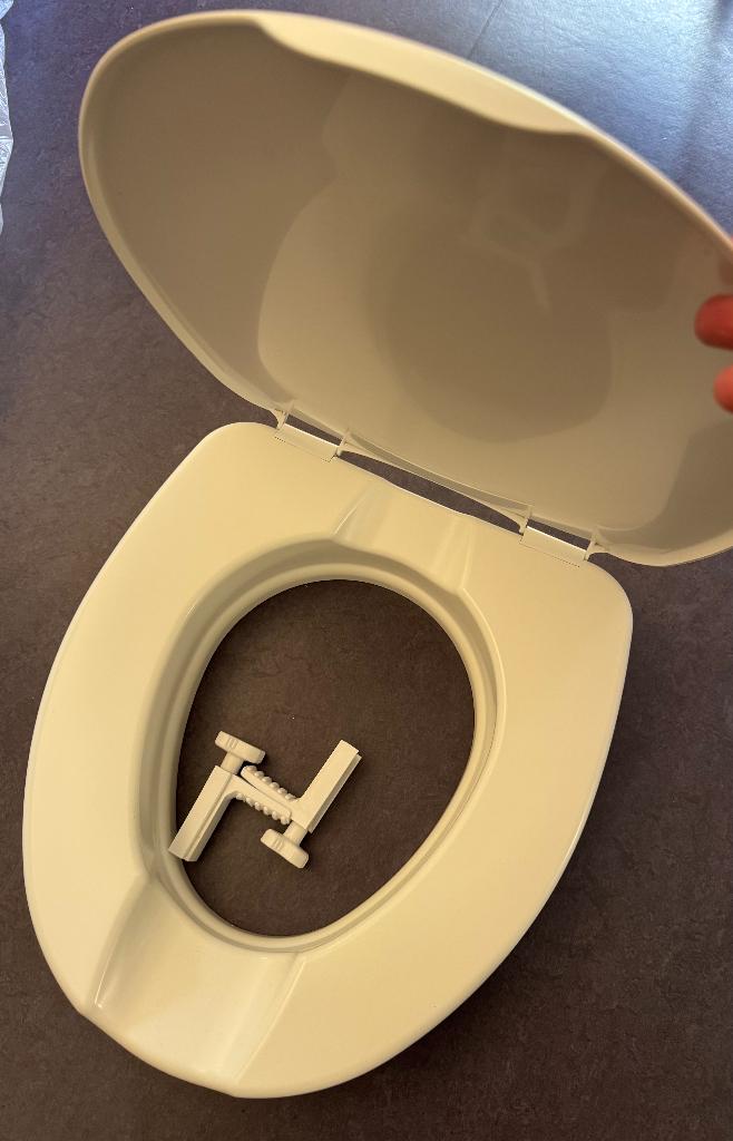 Secucare Toiletverhoger 6 cm hoog met klep, Ophalen of Verzenden, Gebruikt