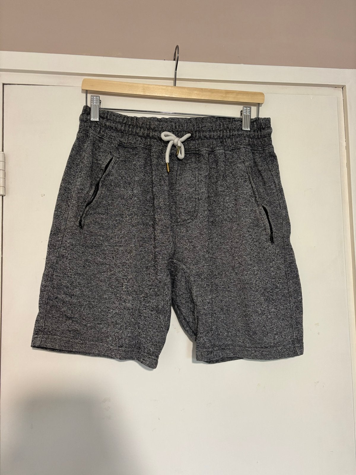 The Sting Short - Grijs joggingstof - Maat S, Kleding | Heren, Broeken en Pantalons, Ophalen of Verzenden, Gedragen, Maat 46 (S) of kleiner