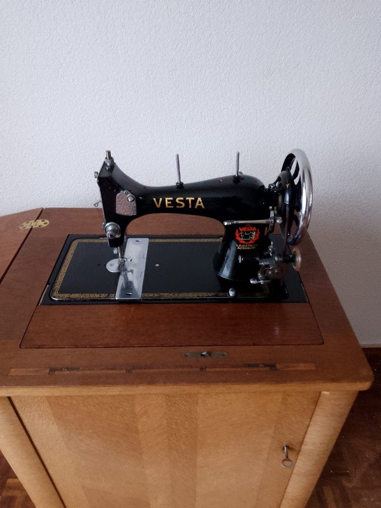 Vesta naaimachine, Ophalen