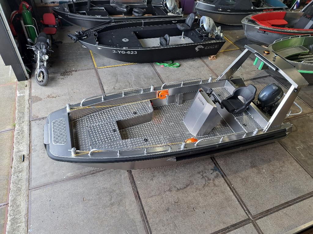 Aluva aluminium werkboot, Ophalen, Aluminium, Zo goed als nieuw, 30 tot 50 pk