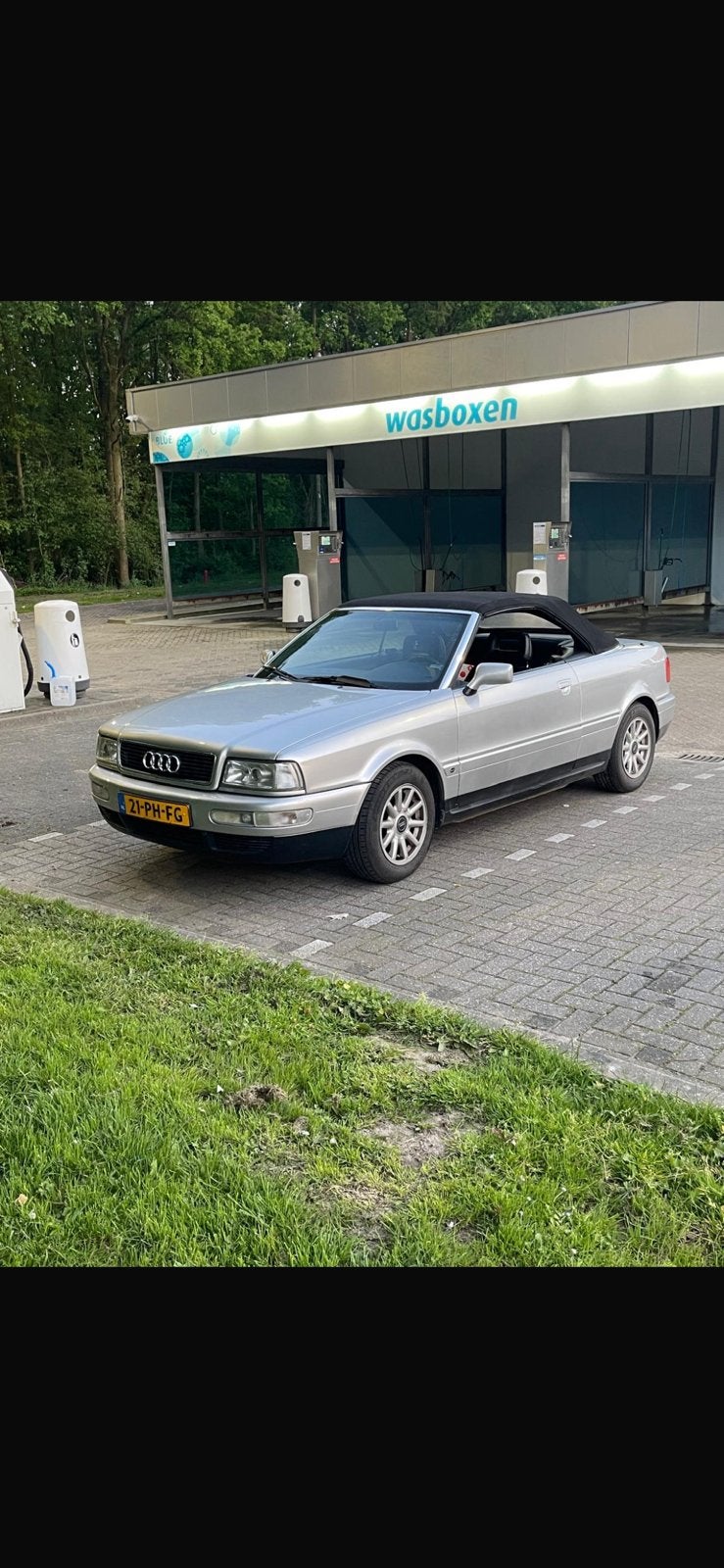 Audi Cabrio 2.6 E 110KW AUT E2 1995 Grijs, Auto's, Cabriolet, 4 stoelen, Particulier, 1000 kg