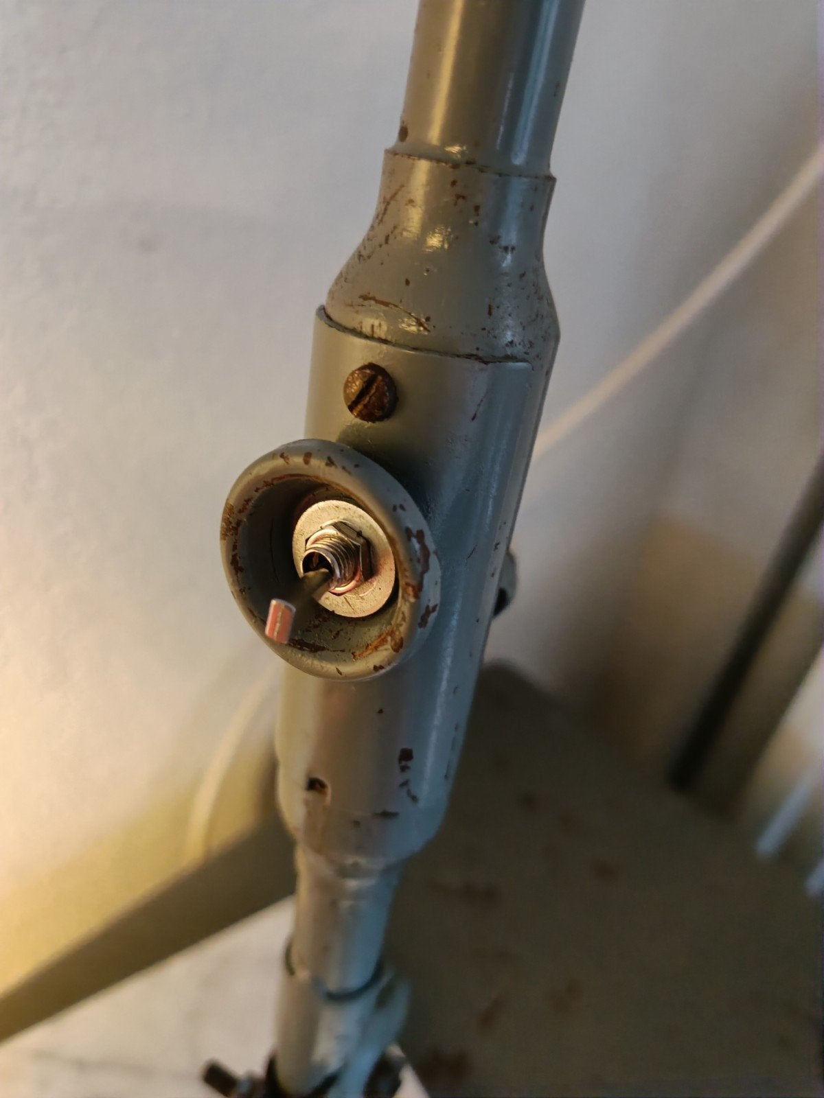 Foto 4 van werkplaats lamp , jaren 50 merk sis. Bauhaus stijl