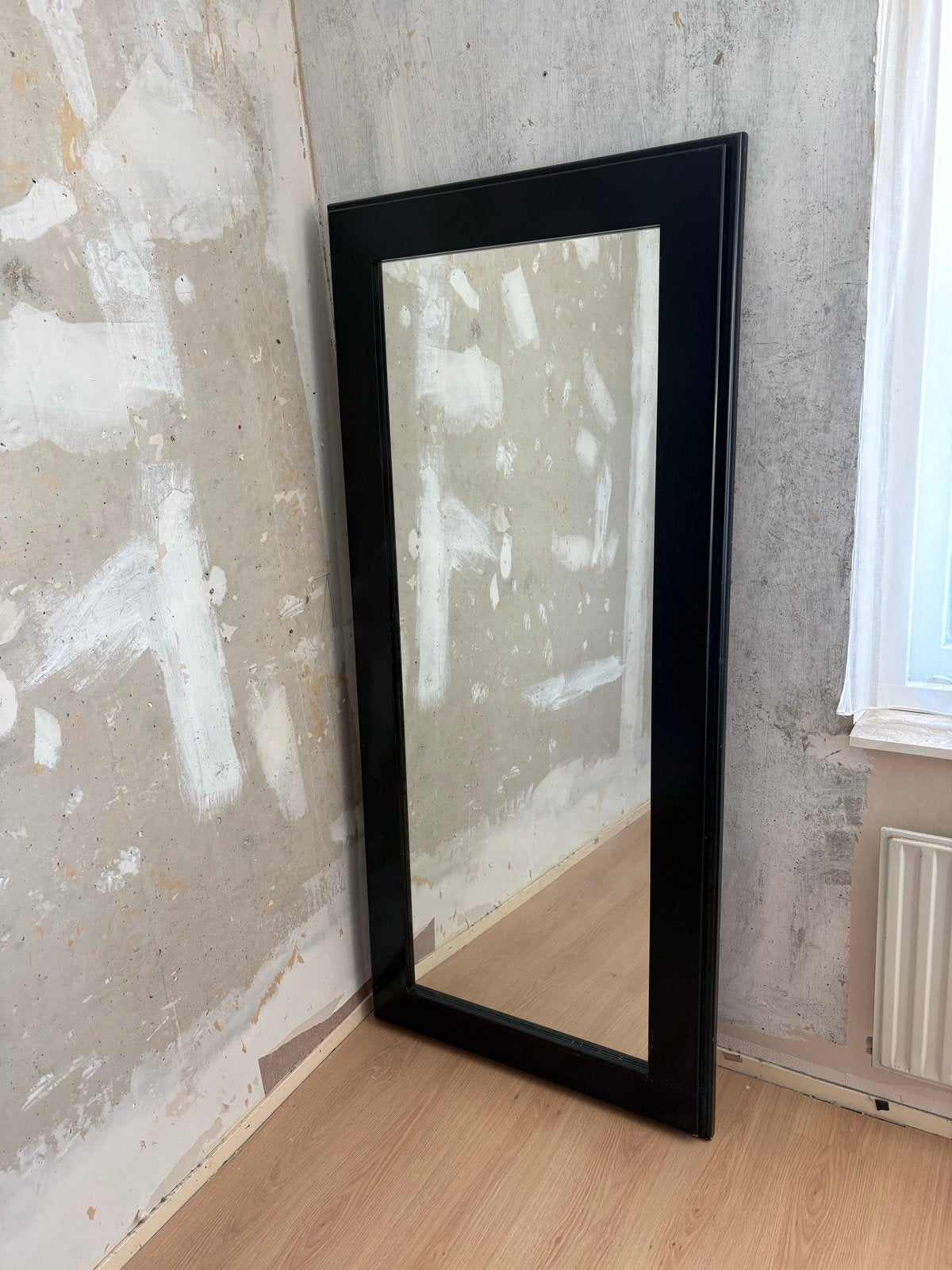 Grote design spiegel 80x180zwart houten frame – Made in Oman, Huis en Inrichting, Woonaccessoires | Spiegels, Ophalen, Gebruikt