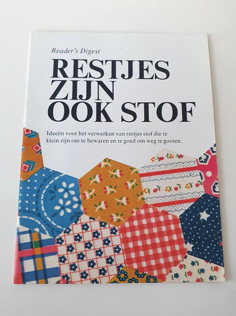 leuk boekje met ideeën voor het verwerken van restjes stof, Hobby en Vrije tijd, Stoffen en Lappen, Overige materialen, Verzenden