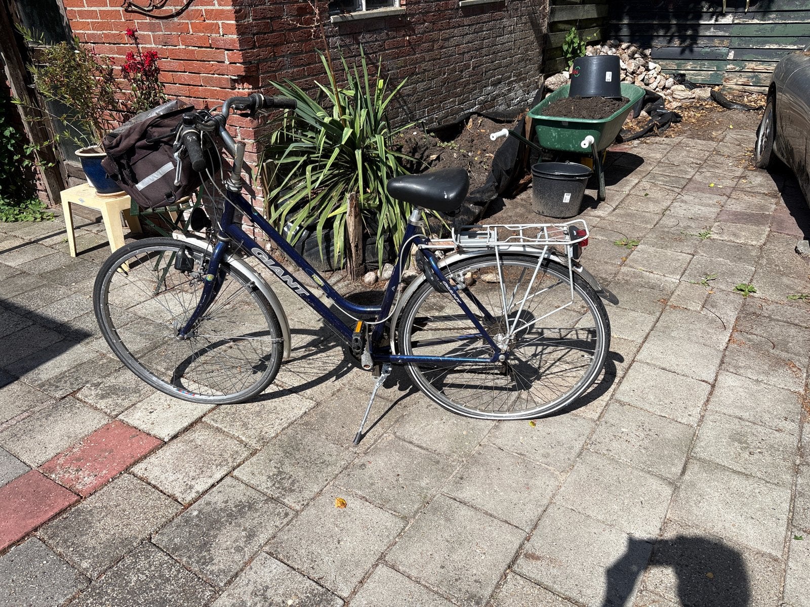 Giant damesfiets met versnellingen en bagagedrager, Fietsen en Brommers, Fietsen | Dames | Damesfietsen, Ophalen, Velgrem, Versnellingen