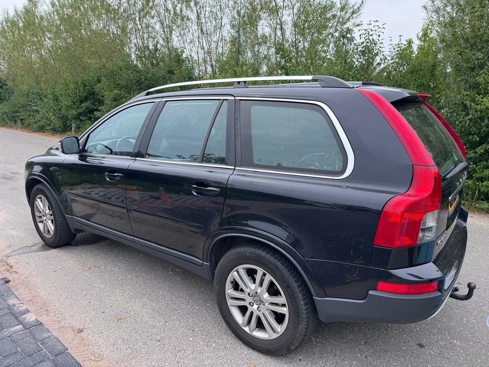 Volvo XC90 2.4 D5 Geartronic 7-SEATER 2009 Zwart Automaat, Automatische klimaatregeling, 241 €/maand, 7 stoelen, Zwart