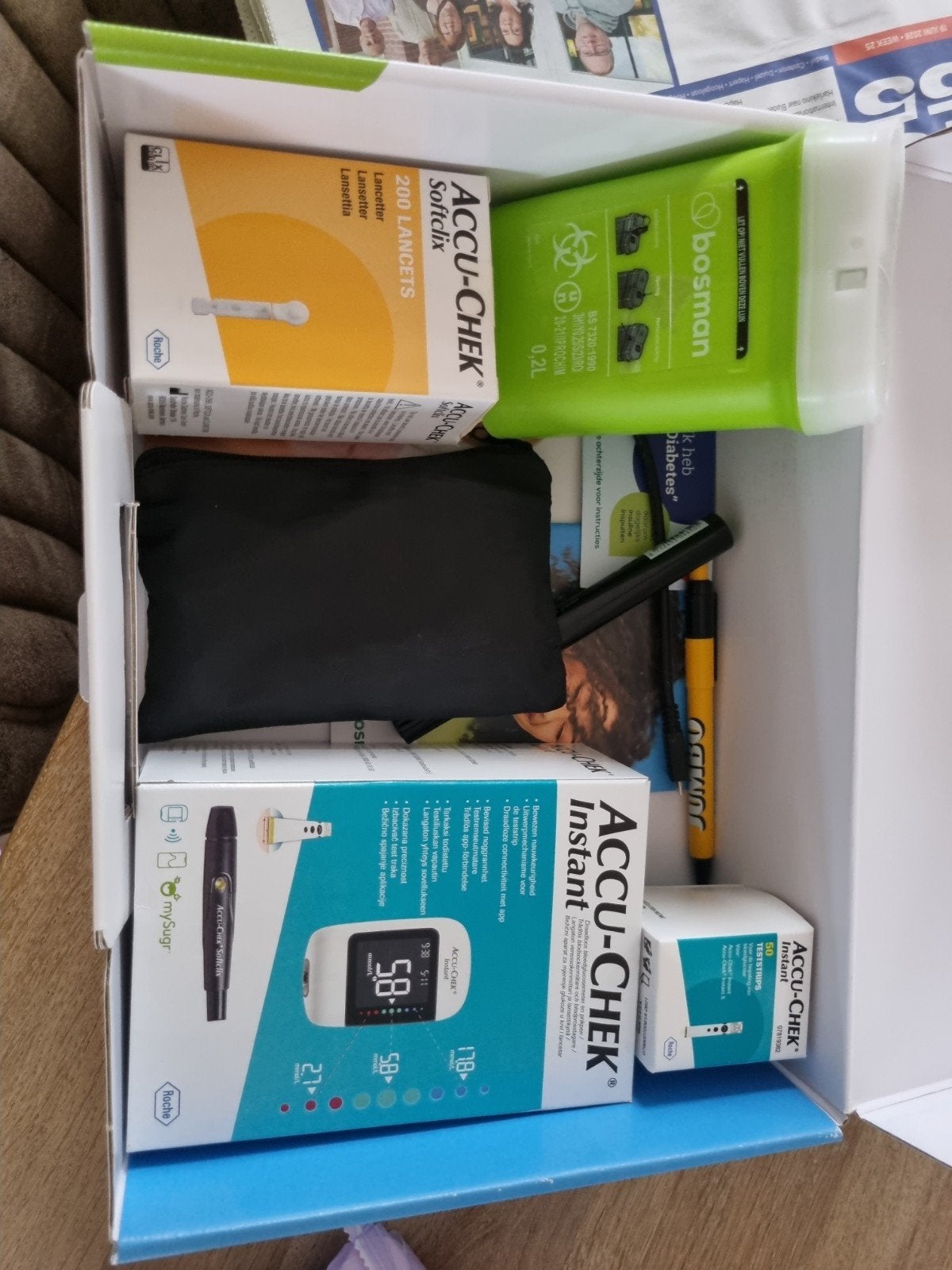 Accu-Chek Instant Diabetes Kit -, Ophalen of Verzenden, Zo goed als nieuw, Overige typen