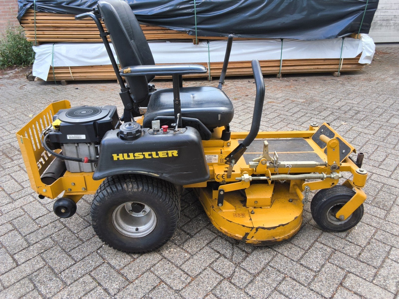 Hustler Zero Turn Zitmaaier - Kohler Courage 17 Motor, Tuin en Terras, Zitmaaiers, Ophalen of Verzenden, Gebruikt, Hustler, 90 tot 120 cm
