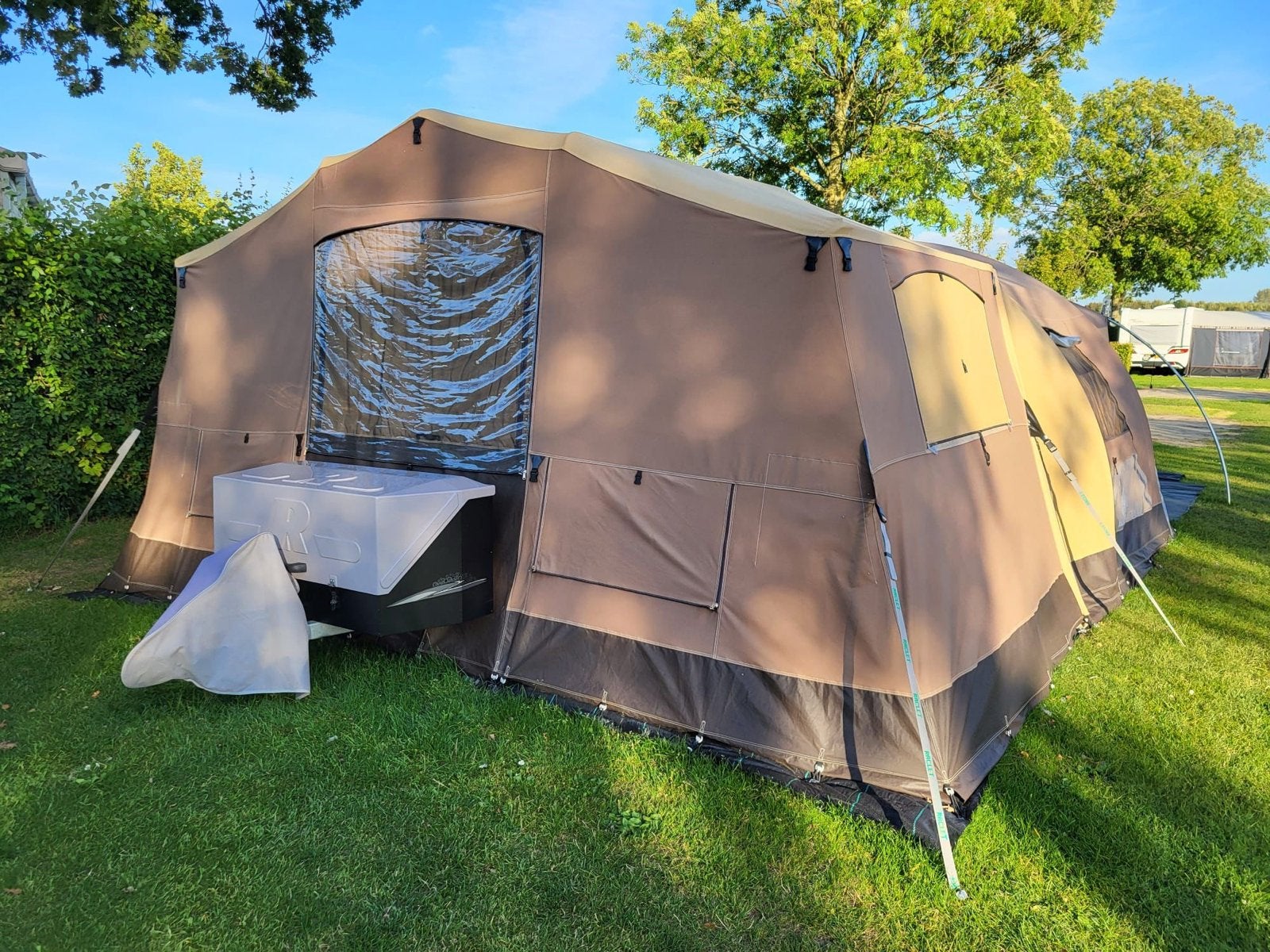 Raclet Vouwwagen 2020 incl. complete inboedel, 4x gebruikt, Ophalen, Beige, Raclet, Aanwezig