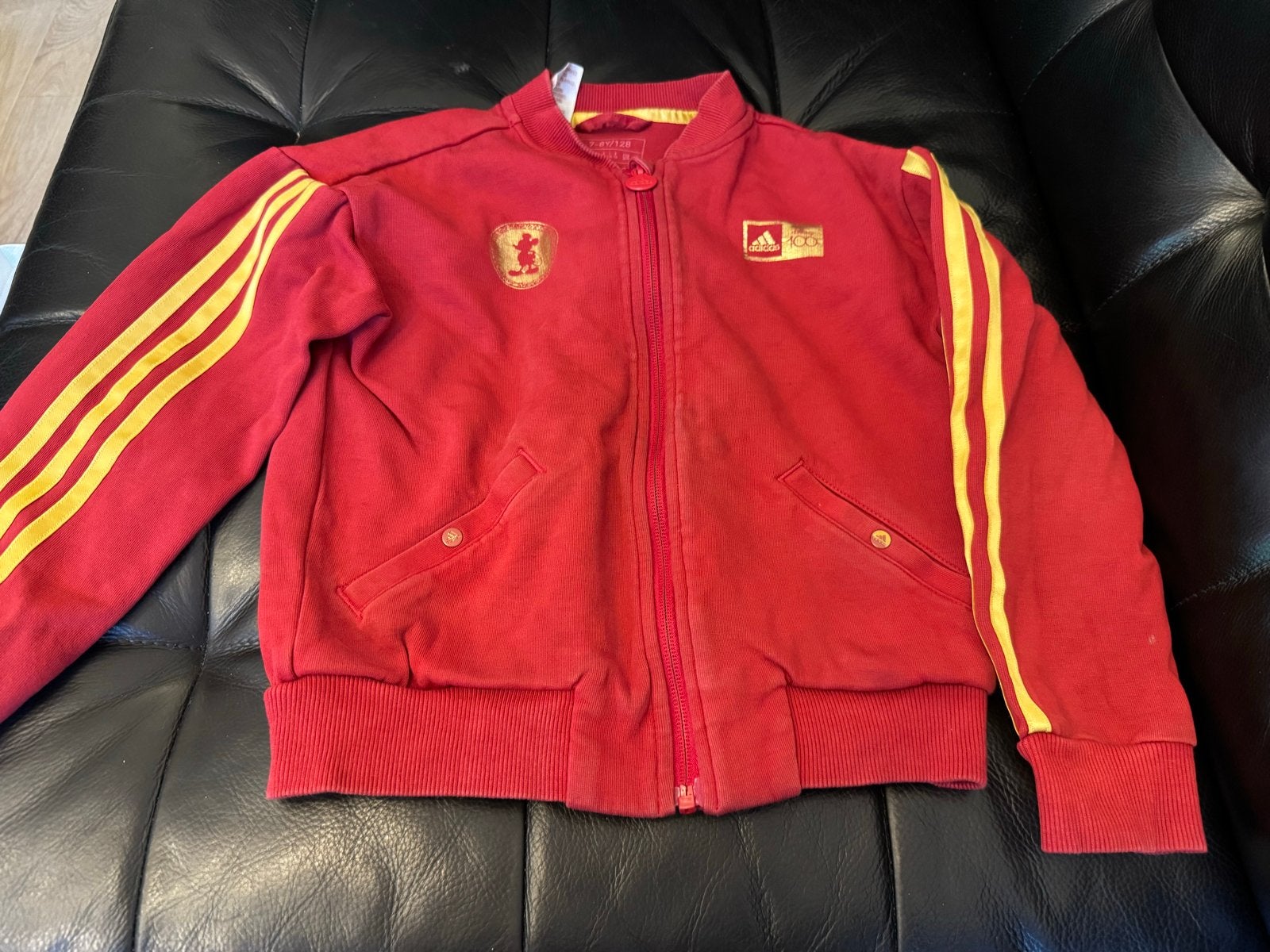 Adidas Disney Mickey Mouse trainingsjack maat 128, Ophalen of Verzenden, Gebruikt, Jongen of Meisje