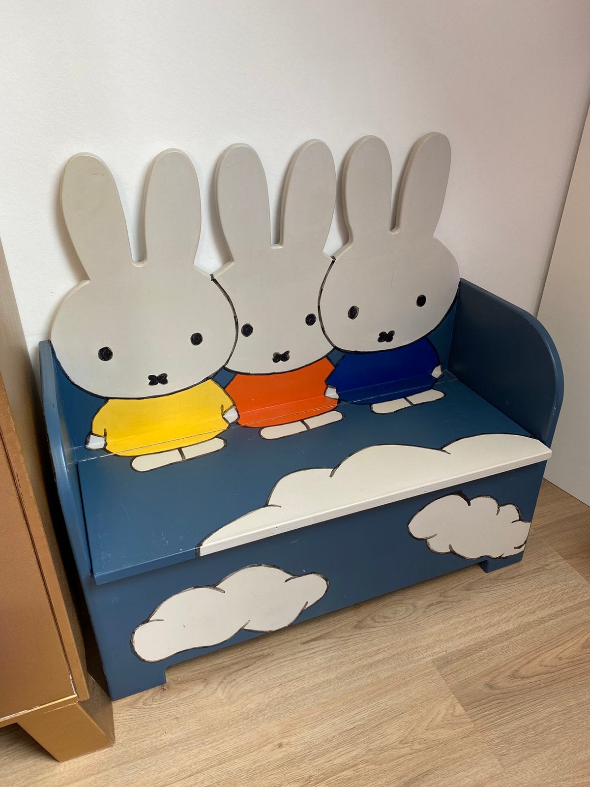Nijntje Kinder houten bankje met opbergvak, Ophalen, Gebruikt, Minder dan 140 cm, Minder dan 70 cm