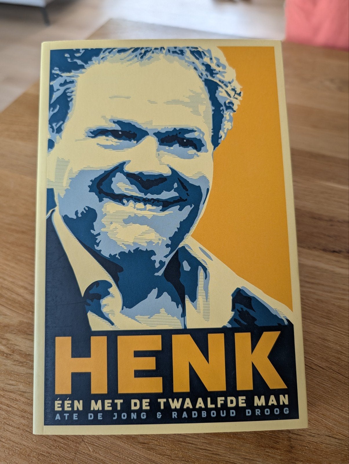 Henk - een met de twaalfde man, Radboud Droog; Ate de Jong, Ophalen of Verzenden, Zo goed als nieuw, Sport