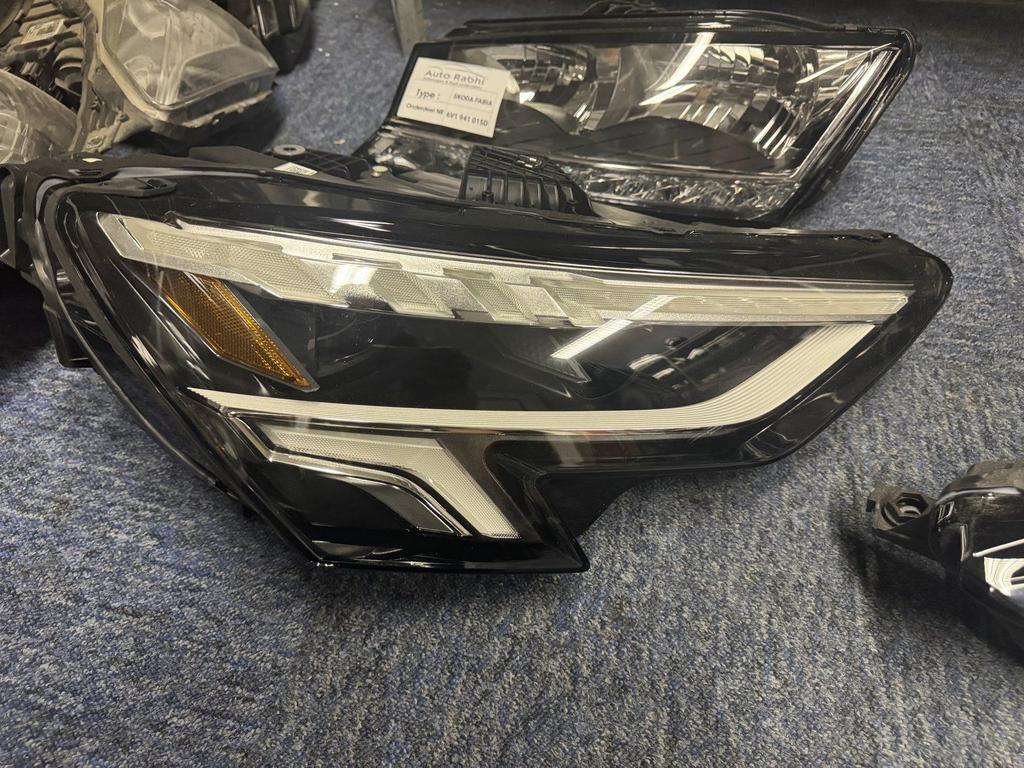Audi a3 8y koplamp rechts 8y0941034B USA, Gebruikt, -, -, Ophalen of Verzenden