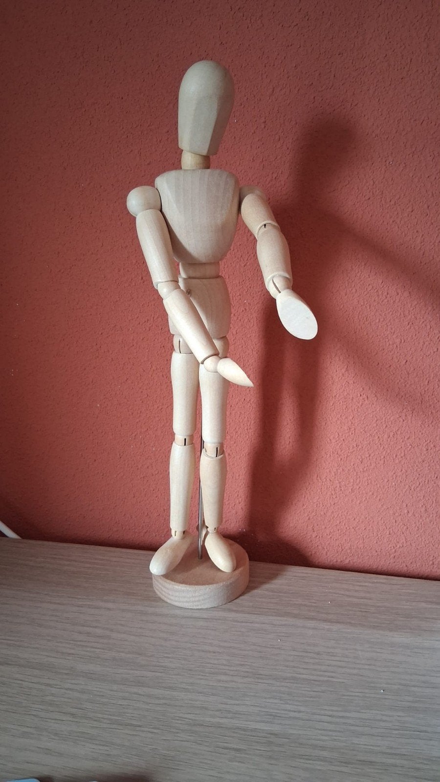 Tekenpop, beweegbaar, hout, Ophalen, Zo goed als nieuw, 1:50 of kleiner, Figuur of Figuren