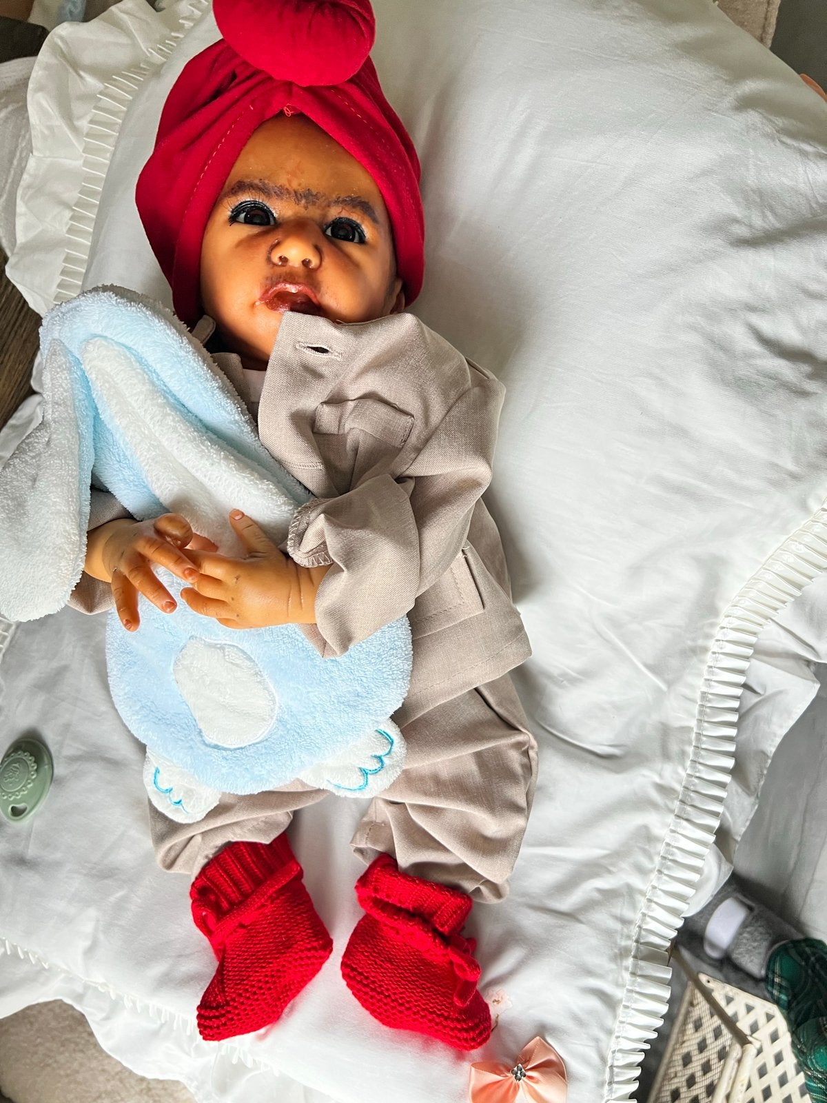 Donker reborn baby'tje Yehudi van Adrie Stoete, Ophalen of Verzenden, Nieuw, Babypop, Levensecht of Reborn