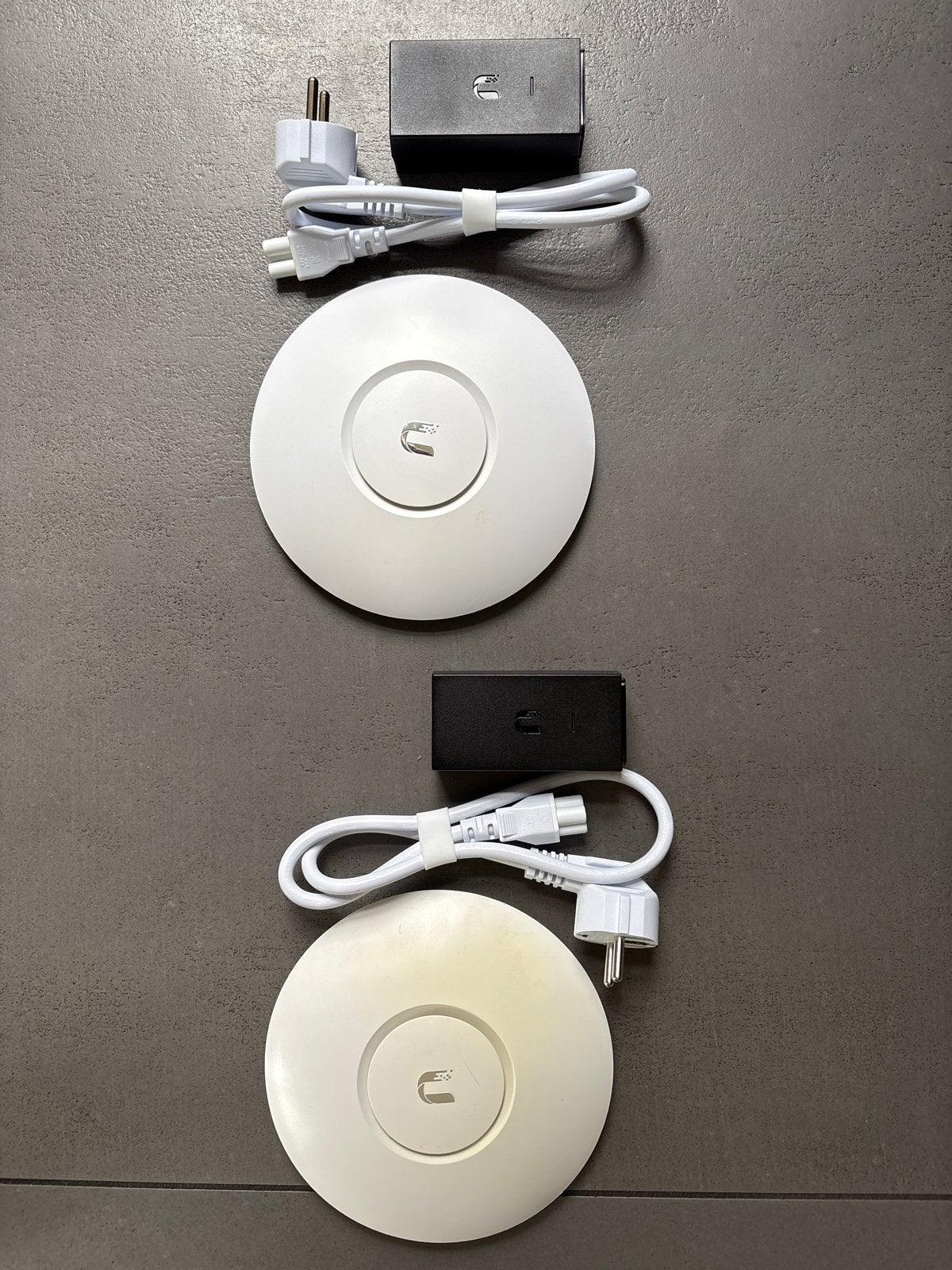 Ubiquiti UniFi AP AC LITE Access Points (2 stuks), Ophalen, Zo goed als nieuw, Router