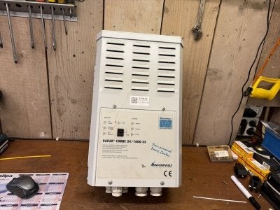 Mastervolt Dakar Combi 24V 1800W 35A, Niet ingevuld, Gebruikt, Niet ingevuld, Niet ingevuld