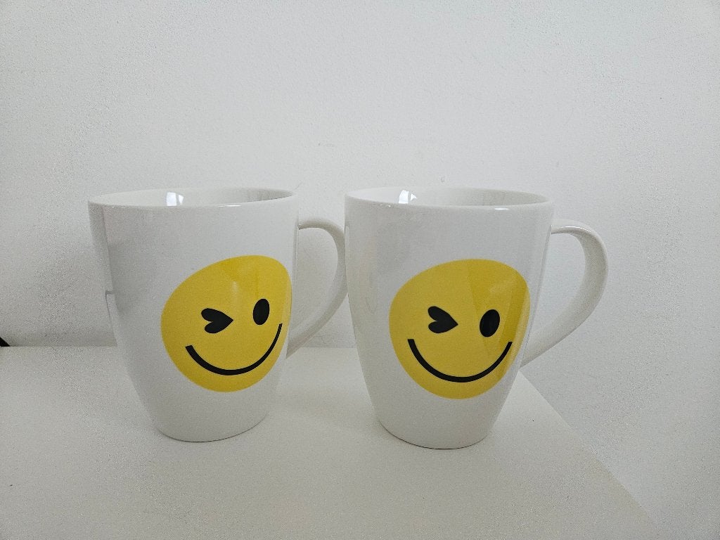 Twee vtwonen Smile mokken nieuw in verpakking, Huis en Inrichting, Keuken | Servies, Overige merken, Keramiek, Nieuw, Ophalen of Verzenden