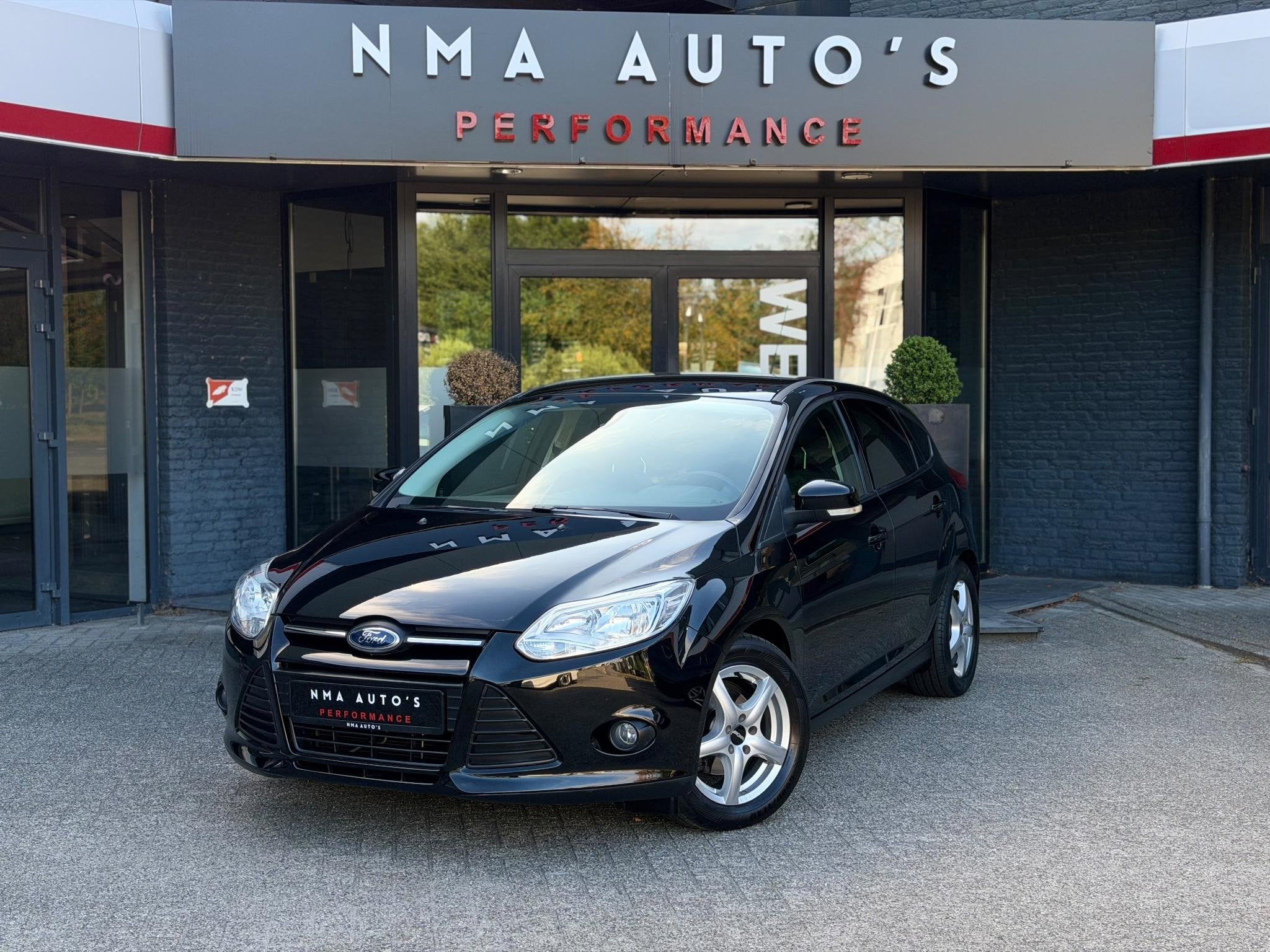 Ford Focus 1.6 TI-VCT Titanium WEINIG KM! 1E EIGENAAR DEALER, Gebruikt, 4 cilinders, Zwart, Bedrijf