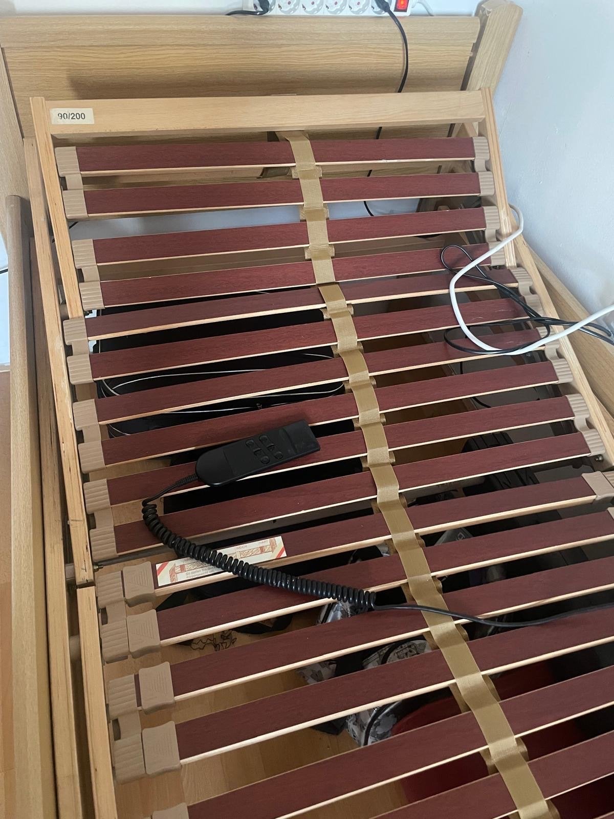 Eenpersoonsbed met verstelbare lattenbodem (90x200 cm), Ophalen, 90 cm, 200 cm, Hout