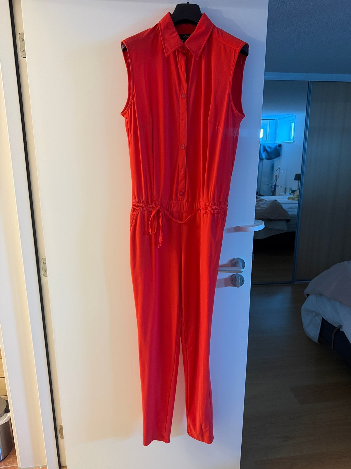 Prachtig mooi jumpsuit van LaDress, Kleding | Dames, Jumpsuits, Ophalen of Verzenden, Nieuw, Maat 36 (S), Rood