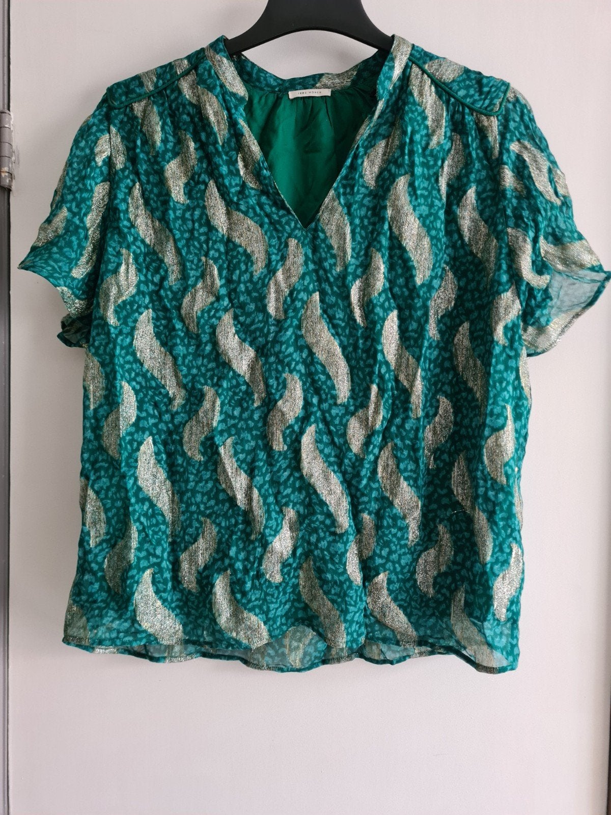 IKKS Blouse met Groen-Gouden Print en V-hals - Maat 40 (M), Maat 38/40 (M), IKKS, Ophalen of Verzenden, Gedragen