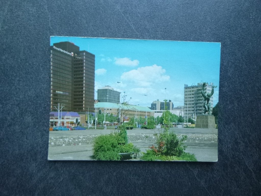 Rotterdam, Coolsingel gezien vanaf Leuvehaven/oorlogsmonum, Verzenden, 1980 tot heden, Gelopen, Zuid-Holland