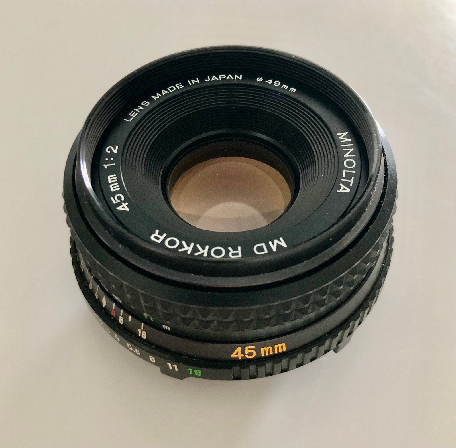 Minolta MD Rokkor 45mm f2.0 lens met achterdop - Vintage, Gebruikt, Ophalen of Verzenden, Overige vattingen, Standaardlens