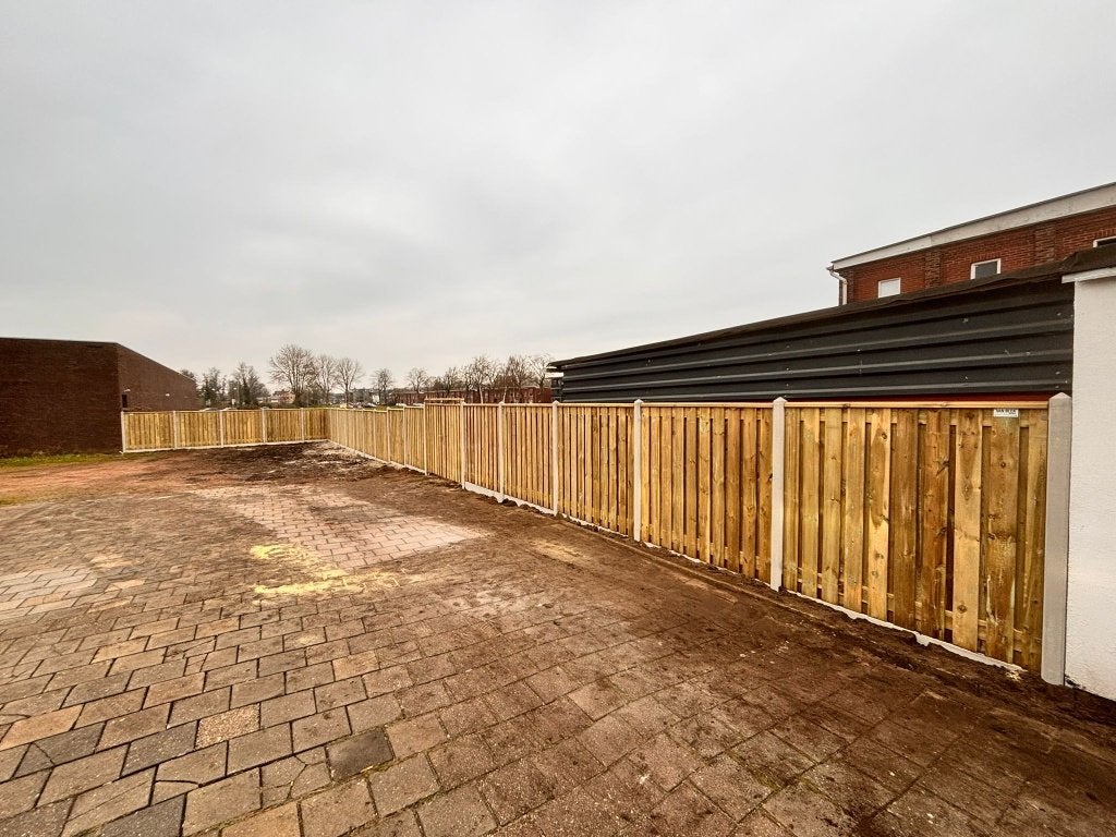 Hout beton schutting grenenhout met wit betonsysteem, Ophalen, 1 tot 2 meter, Minder dan 3 meter, Nieuw