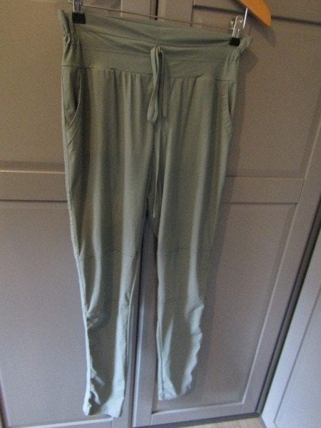 G886 G-Maxx mt 38 broek travelstof olijfgroen, Maat 38/40 (M), Verzenden, Zo goed als nieuw, Lang