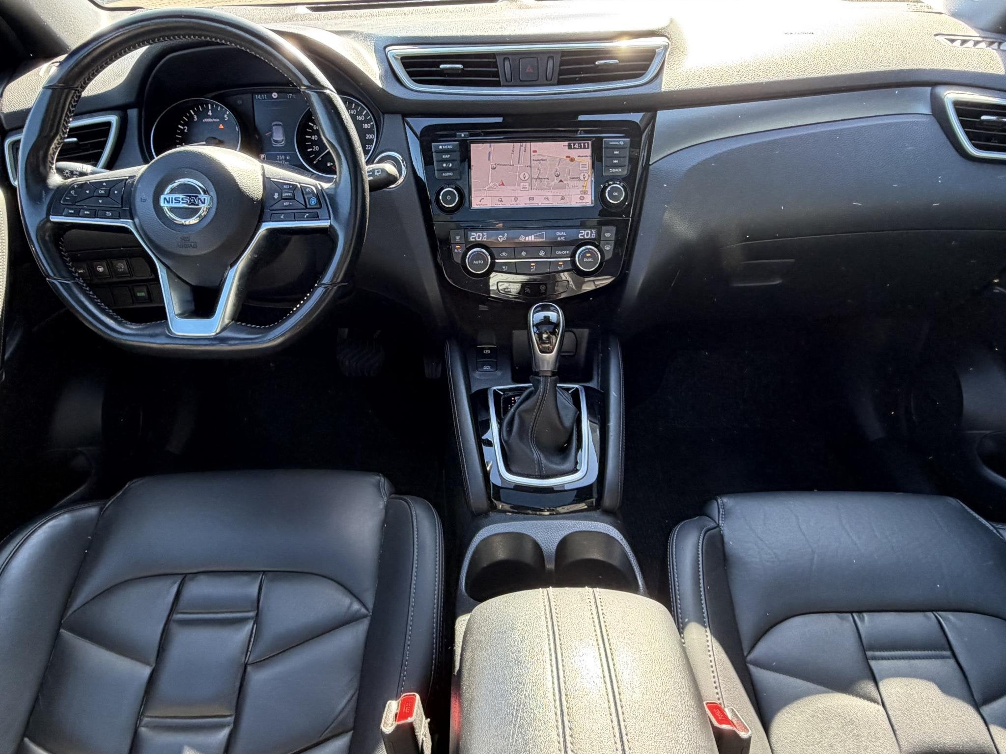 Nissan Qashqai 1.3 DIG-T Tekna + | BOSE | Leder | Trekhaak |, Auto's, Gebruikt, 4 cilinders, Leder, Bedrijf