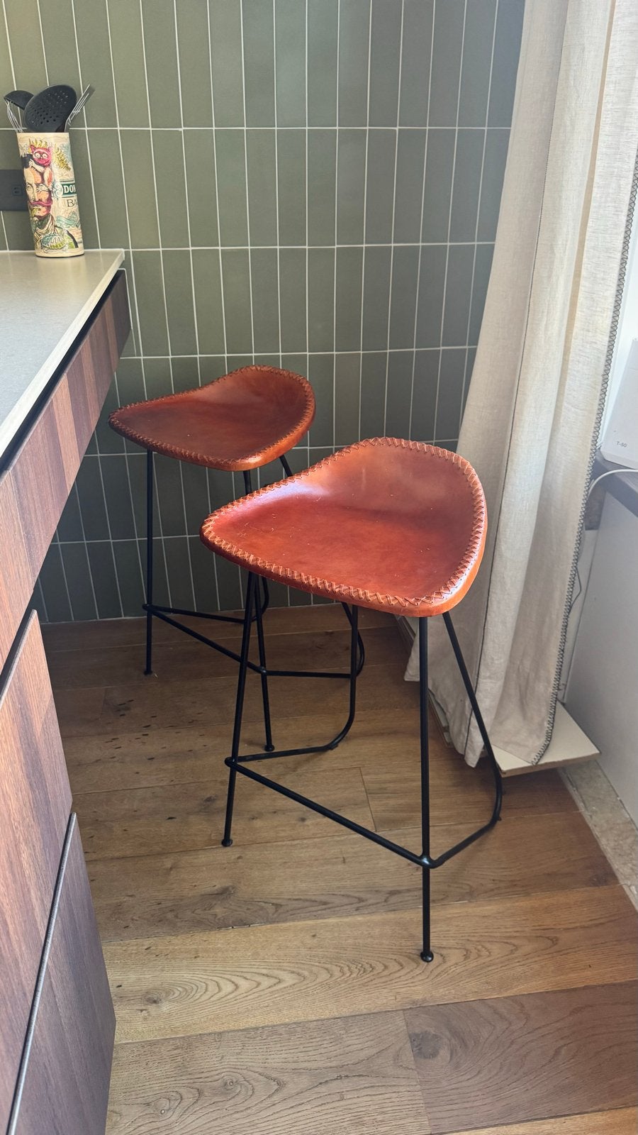 Set van 2 leren barkrukken - 67cm hoog - van 30 voor 20 Euro, Ophalen, Gebruikt, 60 tot 90 cm, Leer