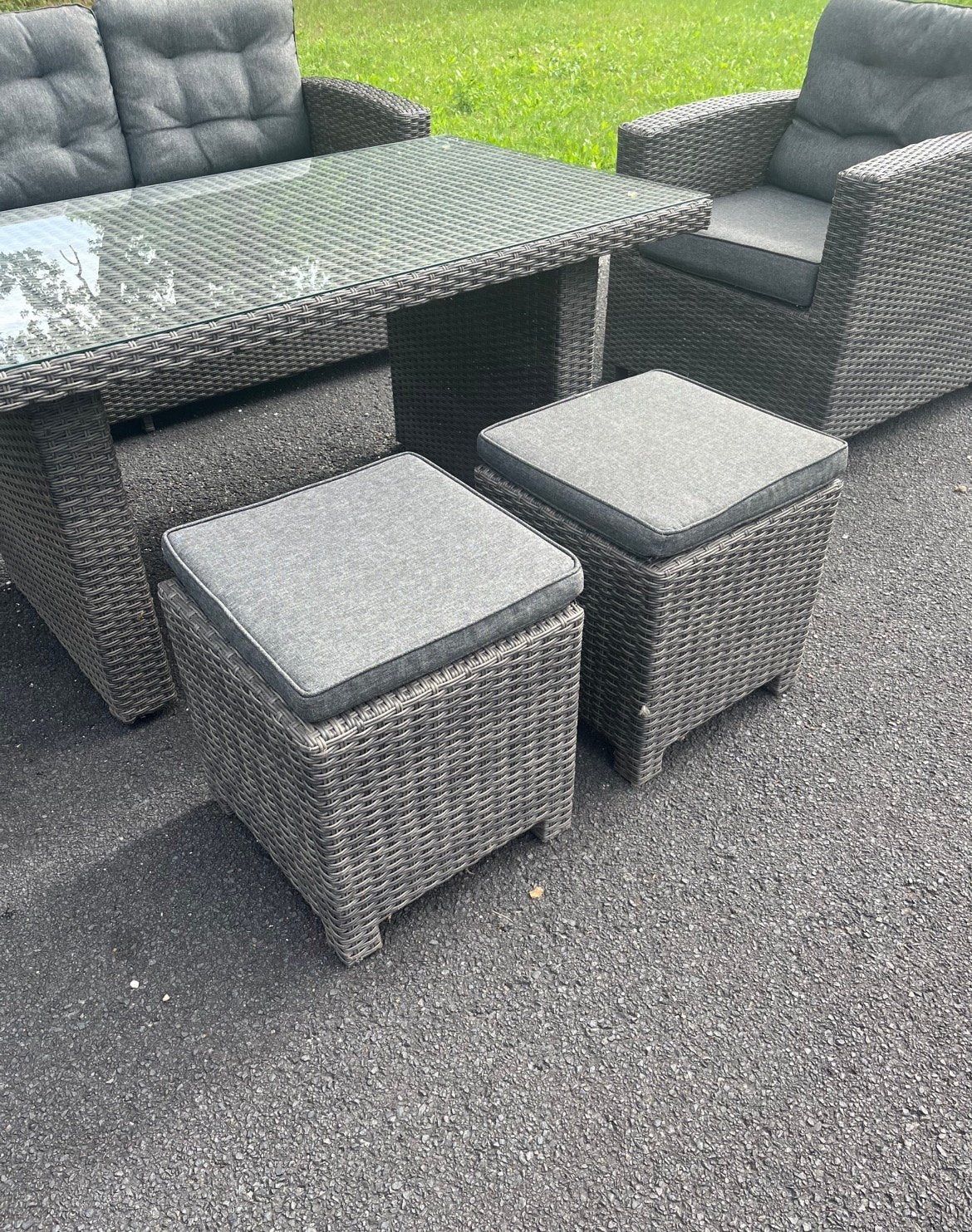 Foto 4 van Mooie Loungeset , Diningset met tafel en glasplaat