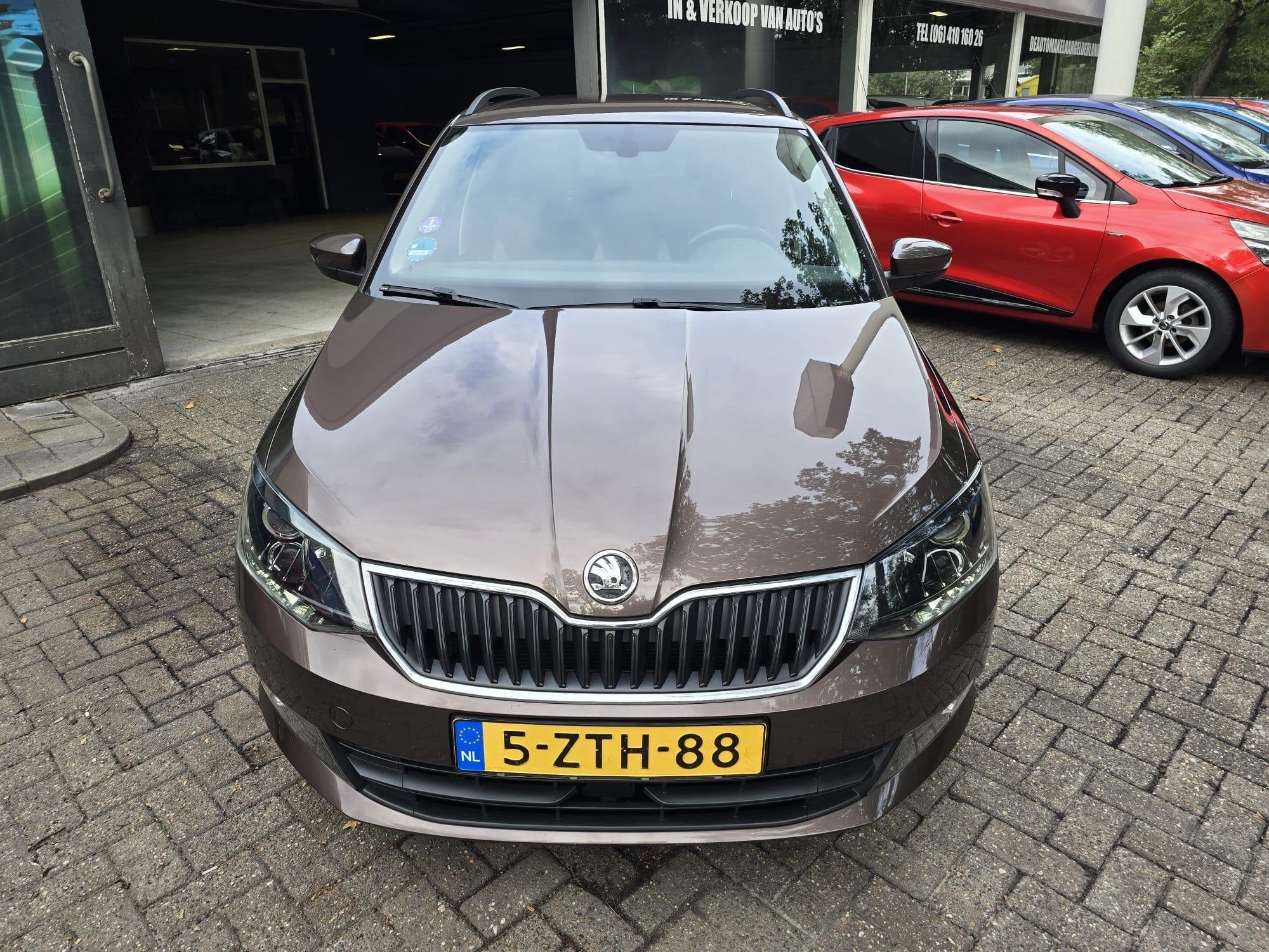 SKODA Fabia Combi 1.2 TSI First Edition Ambition | 2E EIGENA, Stof, 4 cilinders, Bruin, Origineel Nederlands