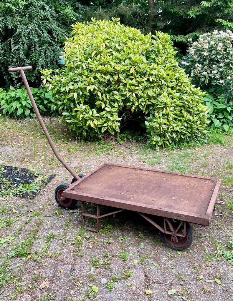 2x Antieke industriële trolley - functioneel en decoratief, Antiek en Kunst, Ophalen
