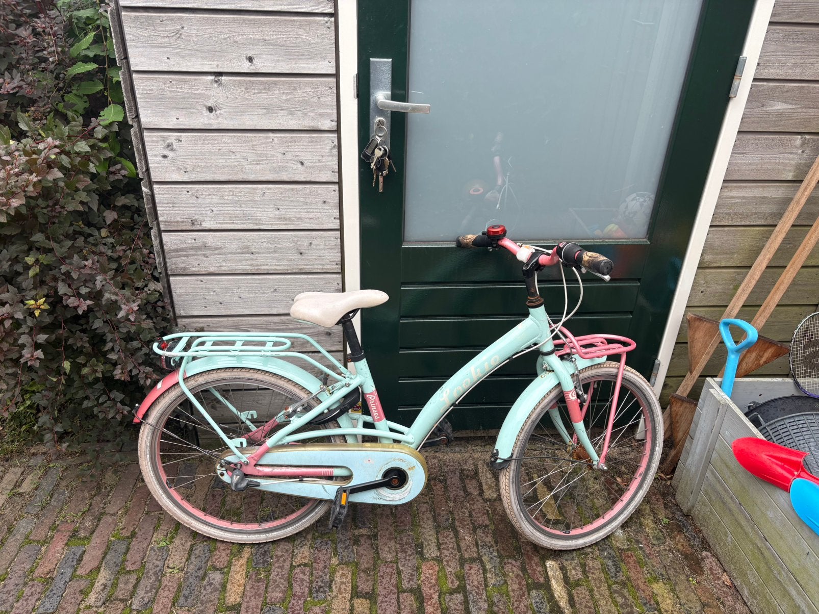 Loekie gebruikte meisjes fiets 22 inch bandjes, Ophalen, Terugtraprem, 22 inch, Gebruikt