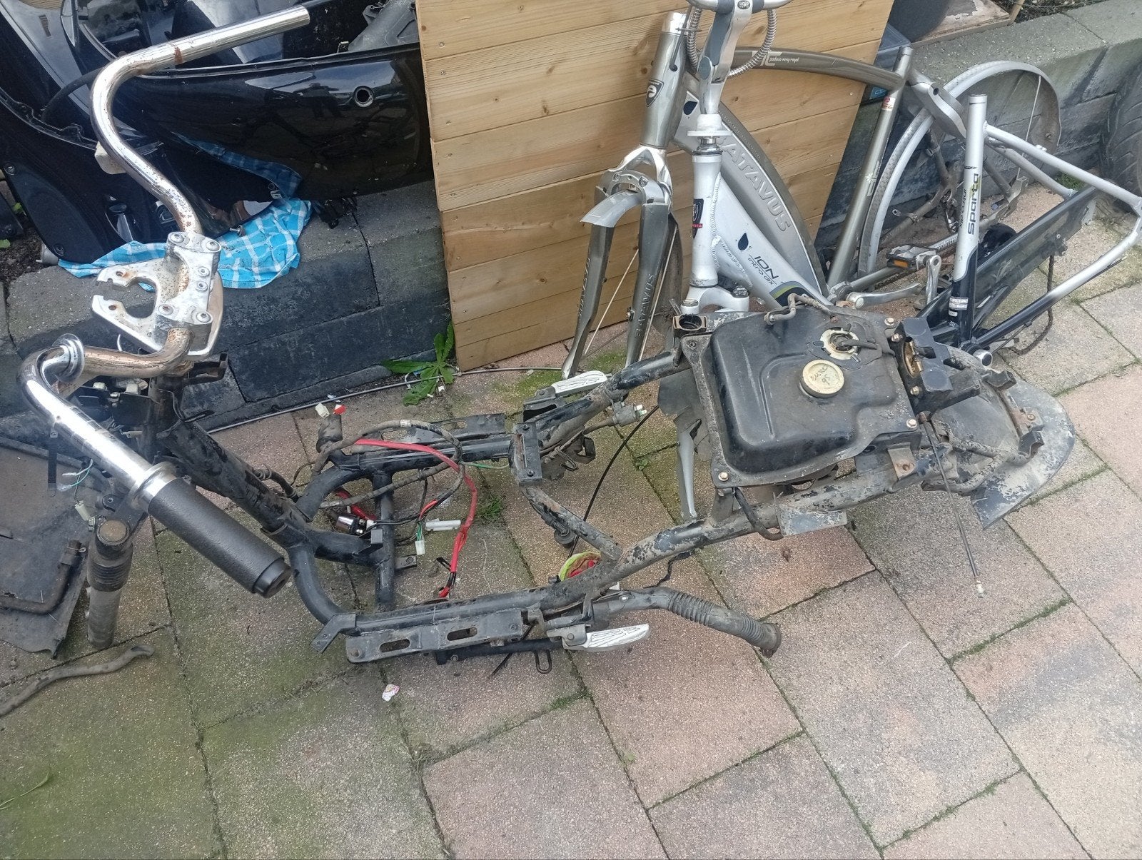 frame geel kenteken sym allo ,cello, Fietsen en Brommers, Ophalen, Maximaal 45 km/u, Benzine, Allo