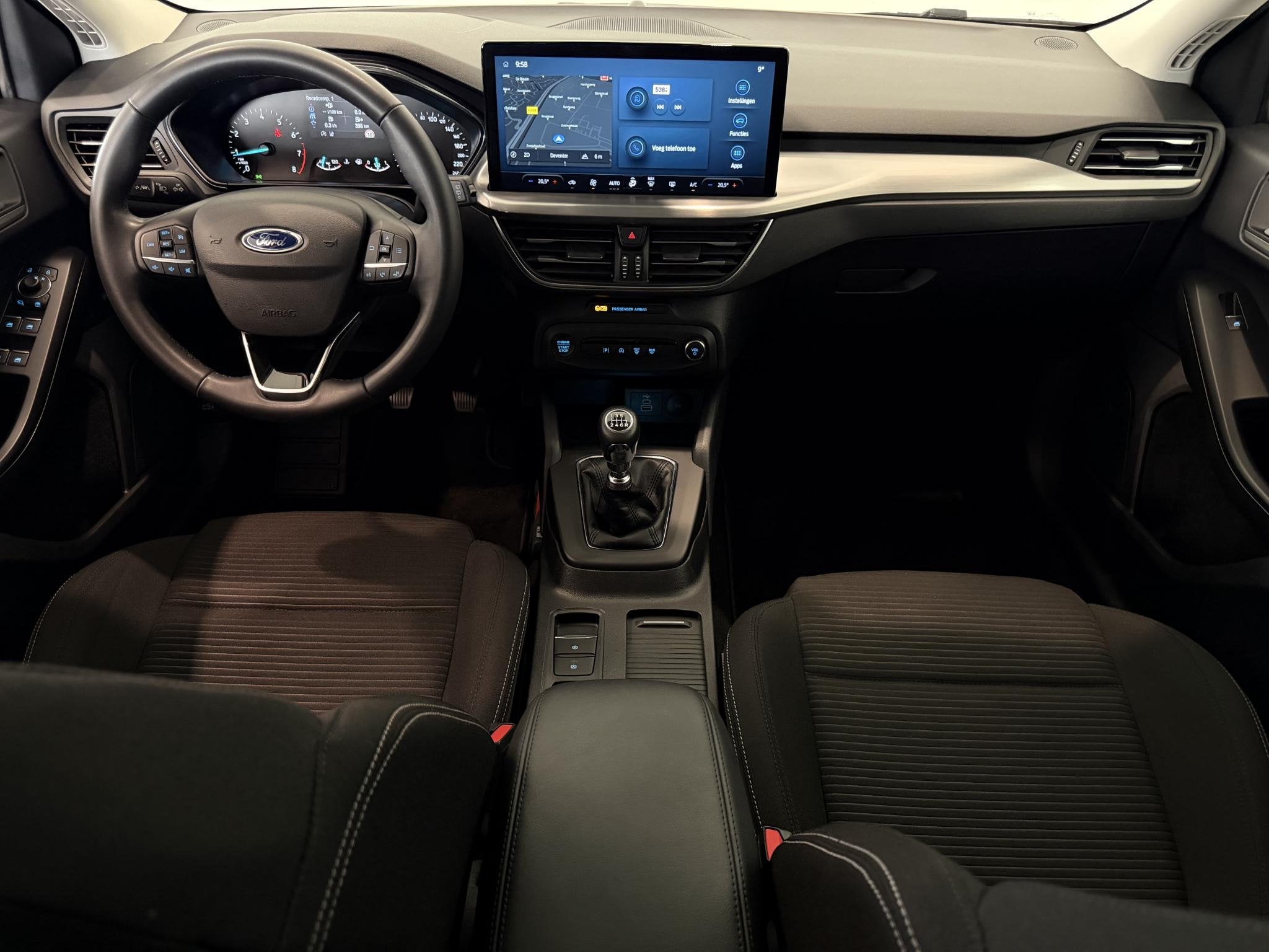 Ford Focus 1.0 EcoBoost Hybrid Titanium | Navigatie | Climat, Gebruikt, Met garantie (alle), Zwart, Origineel Nederlands