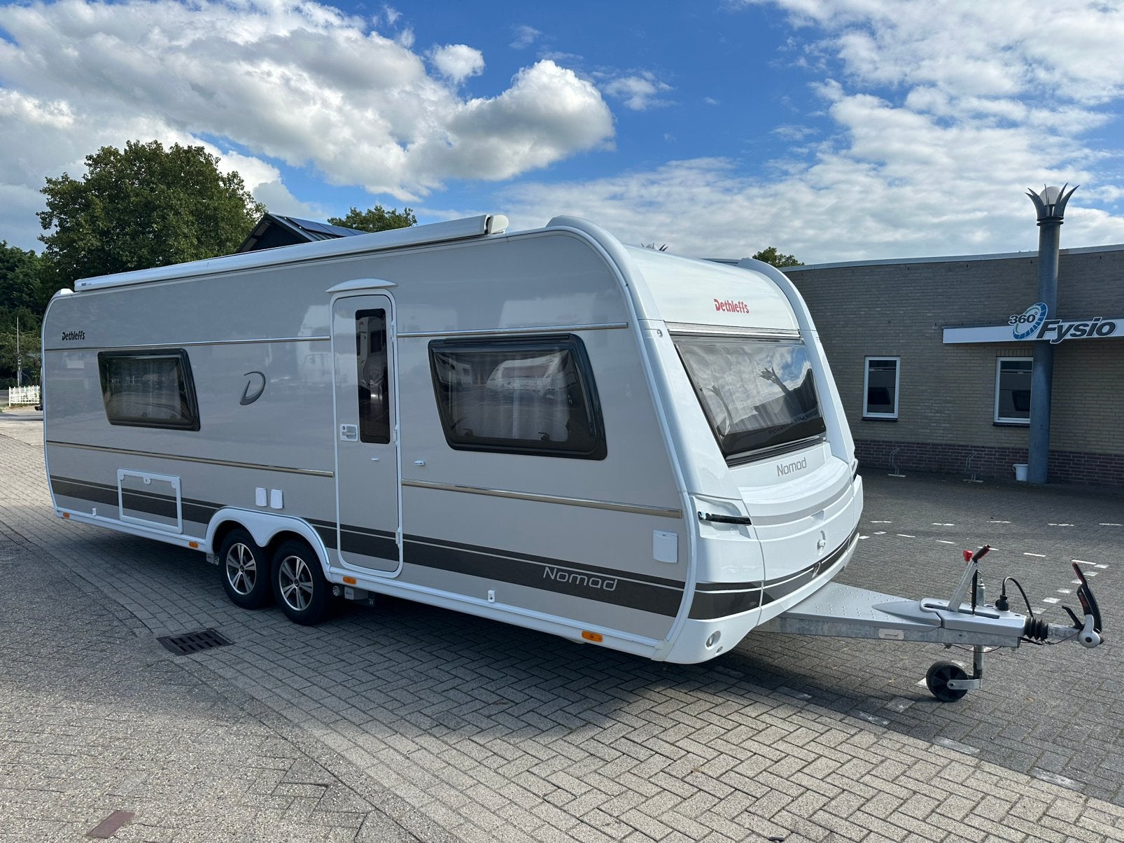 Dethleffs Nomad 650 bj 2020 /airco/luifel:/mover enz, Rondzit, Schokbreker, Bedrijf, 1500 - 2000 kg