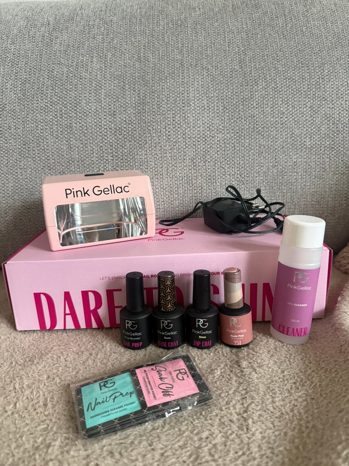 Pink Gellac startersset LED lamp / Nude Pink gellak, Ophalen of Verzenden, Zo goed als nieuw, Roze, Handen en Nagels