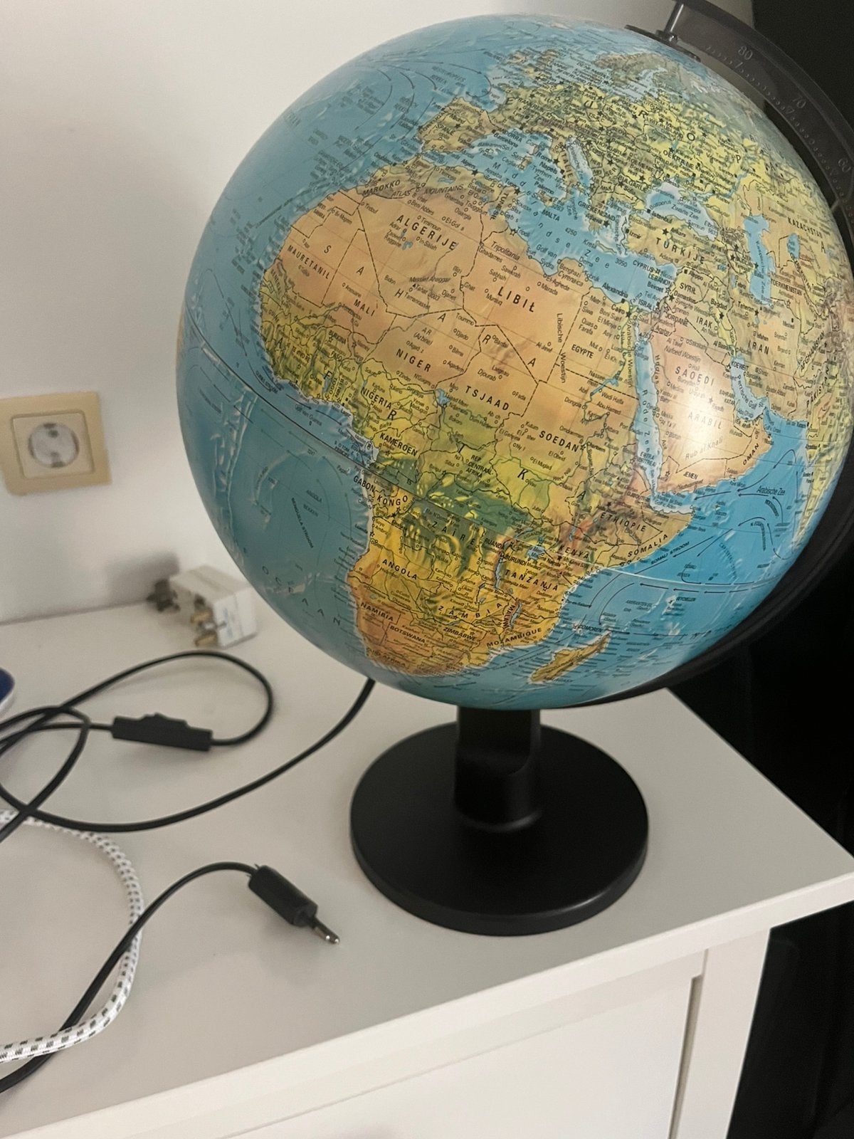 Wereldbol met verlichting, Ophalen, Zo goed als nieuw