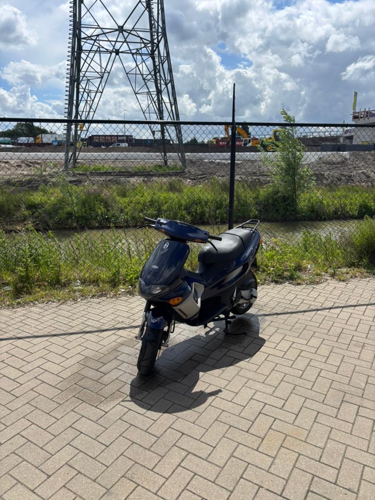 Gilera Runner SD 50cc Dark Dream topstaat., Tweetakt, Maximaal 45 km/u, Ophalen of Verzenden, Zo goed als nieuw