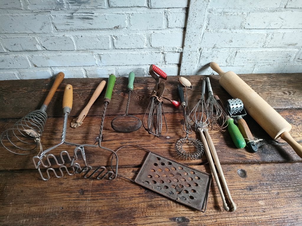 Brocante oude keukenhulpjes 16 stuks voor 25 euro, Ophalen of Verzenden