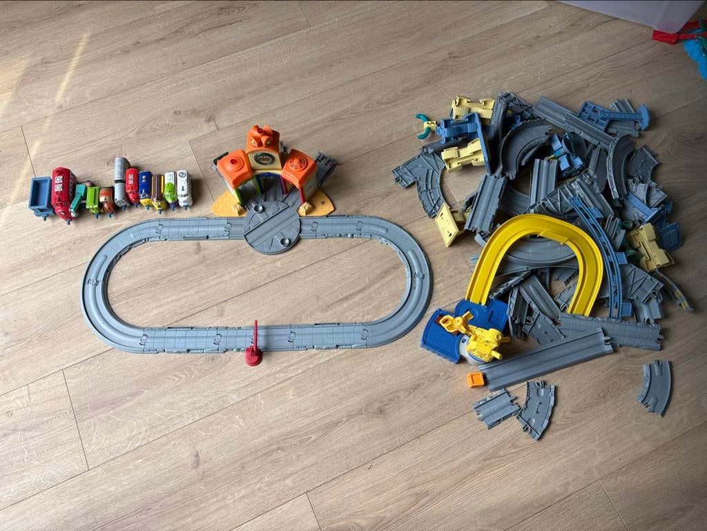 Chuggington Treinbaan met 9 treinen en station, Ophalen of Verzenden, Gebruikt